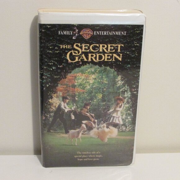 VHS Tapes - 4 Warner Brothers Family movies - Picture 11 of 16